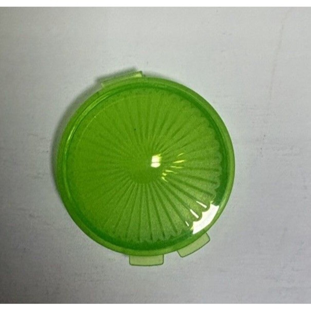 Tupperware Pill Case Clamshell Mini Round Pocket-Sized Keeper Green